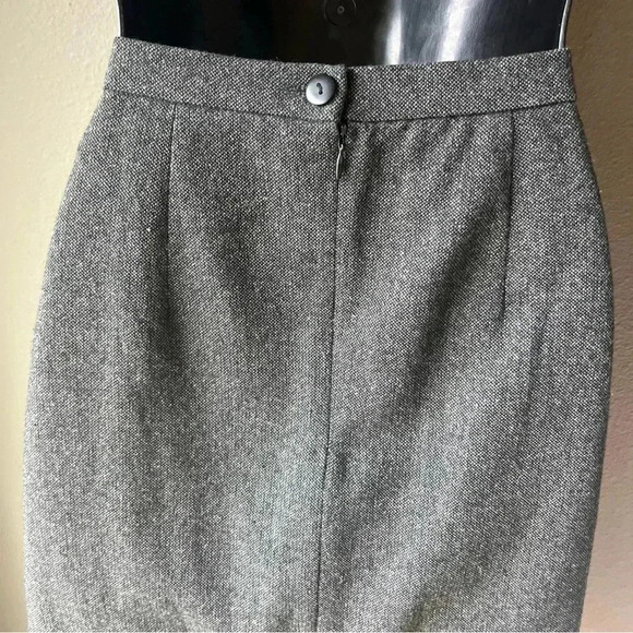 Vintage Sag Harbor 8 Petite Tweed Wool Blend Embroidered Hem Pencil Skirt Gray - Picture 5 of 11